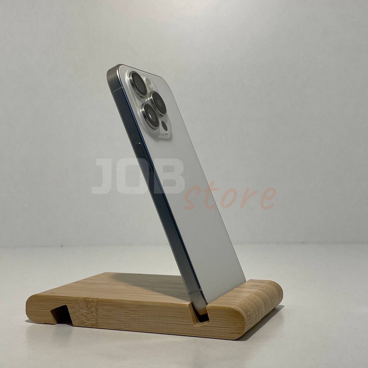 Б/У iPhone 15 Pro 128gb White Titanium 35999 фото