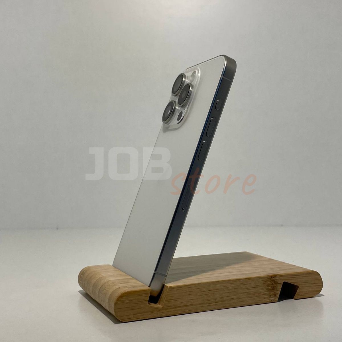 Б/У iPhone 15 Pro 128gb White Titanium 35999 фото