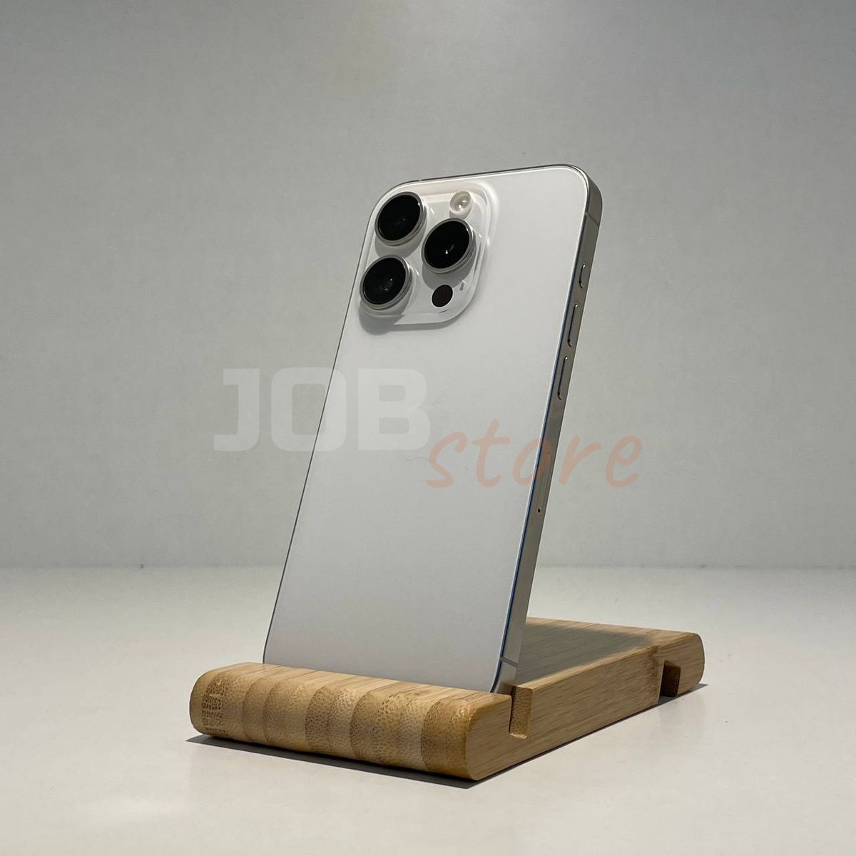 Б/У iPhone 15 Pro 128gb White Titanium 35999 фото