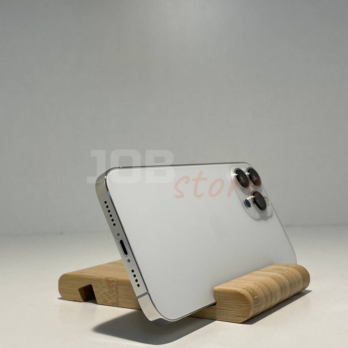 Б/У iPhone 13 Pro Max 256gb Silver  01618 фото