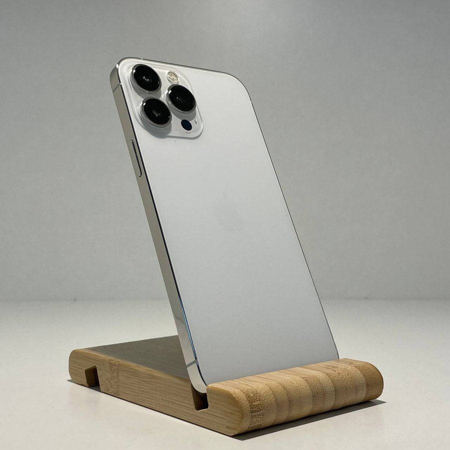 Б/У iPhone 13 Pro Max 256gb Silver  01618 фото