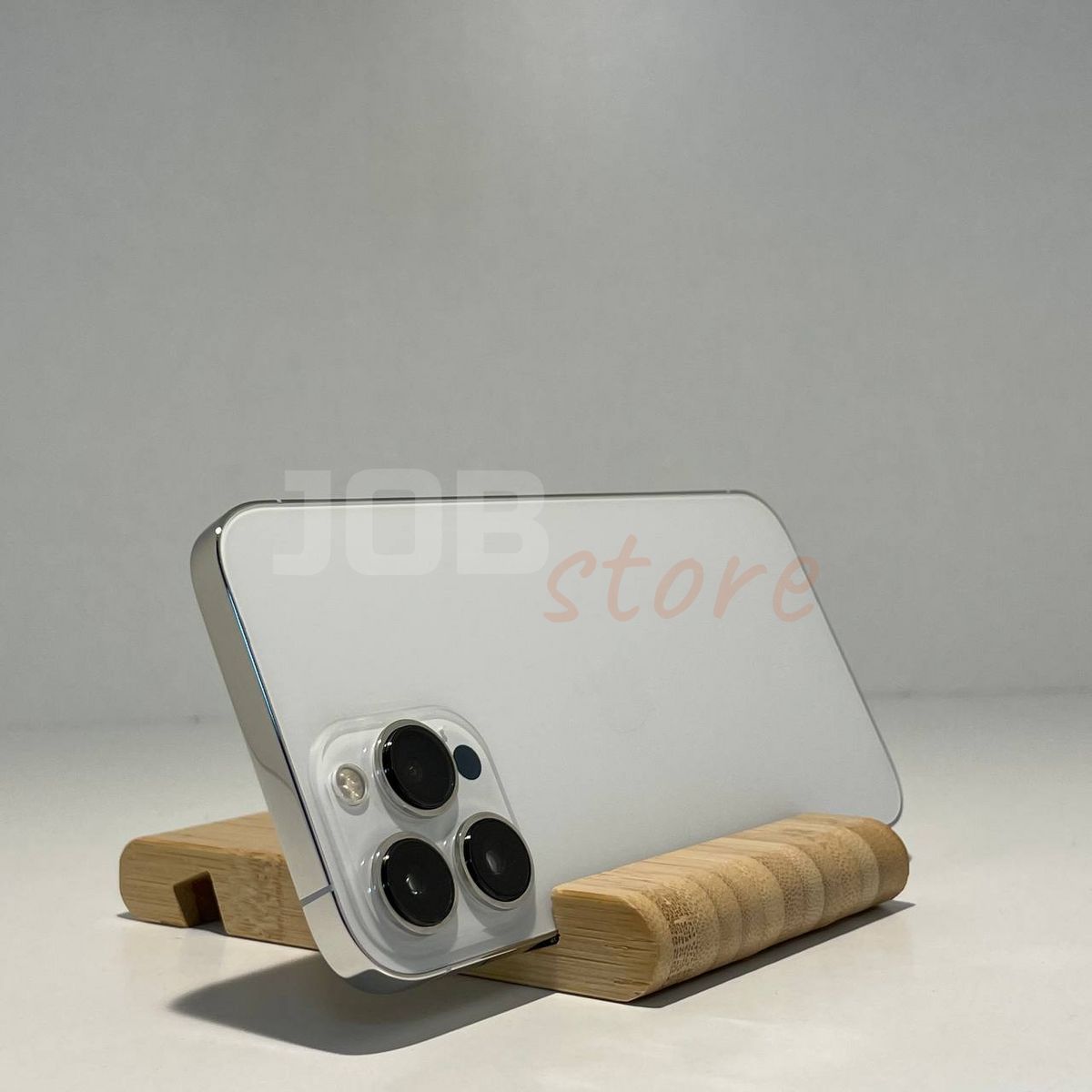 Б/У iPhone 13 Pro Max 256gb Silver 01618 фото